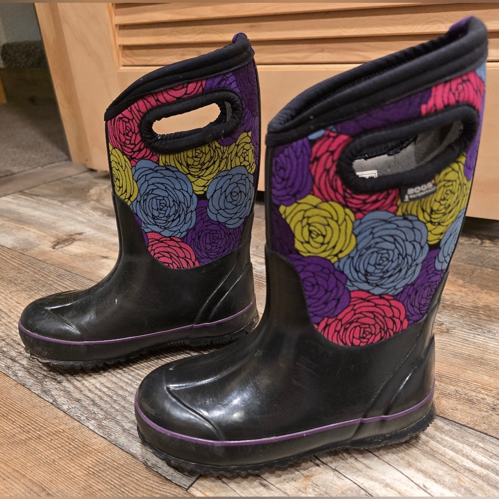 Bogs girls size 12 waterproof/insulated boot